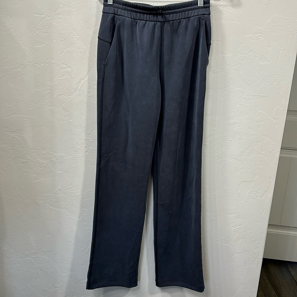 Lululemon Softstreme  grey/black pants size 4